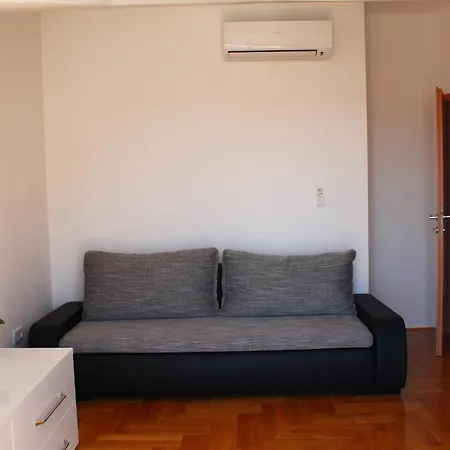 Apartment Dominik *